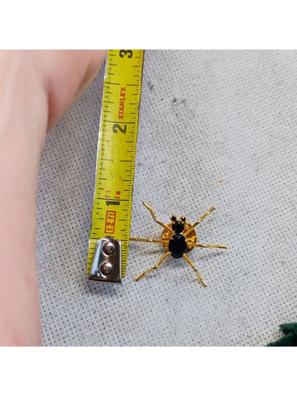 Vintage Black Glass Gold Tone Ant Spider Brooch Lapel Pin 1" - Picture 6 of 6